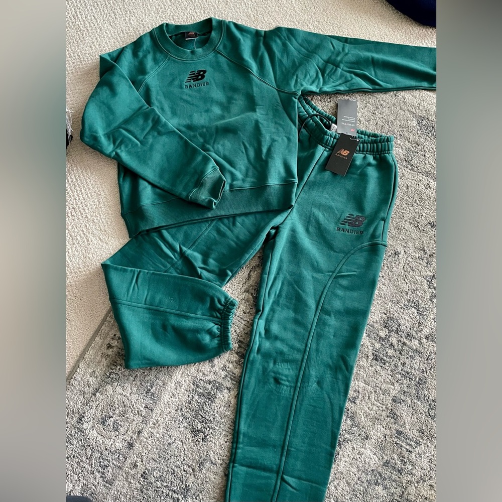 New Balance Bamdier sweat suit. Green. Brand new with tags